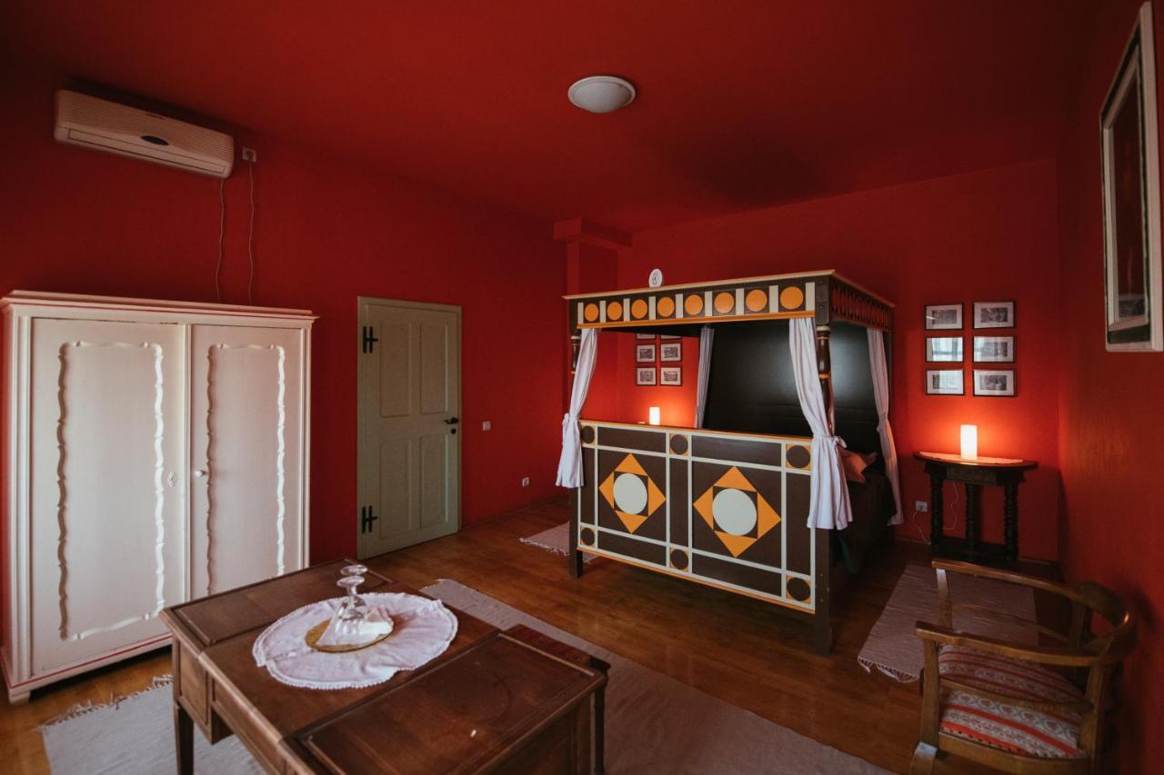 Voeroes Guest House Tîrgu Secuiesc Zewnętrze zdjęcie