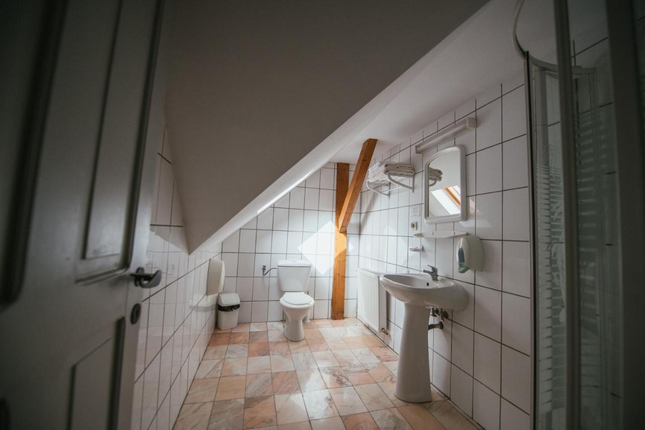 Voeroes Guest House Tîrgu Secuiesc Zewnętrze zdjęcie