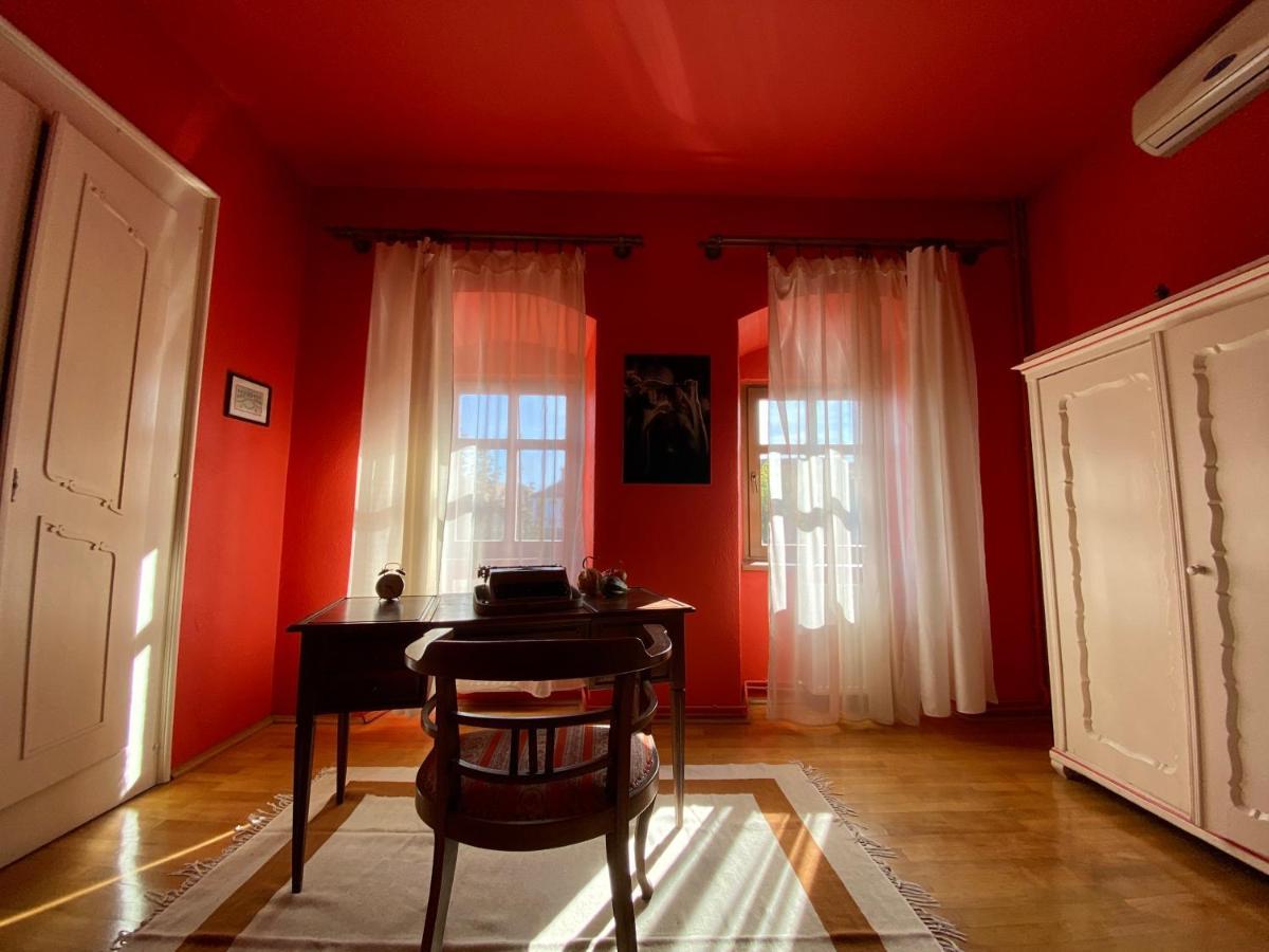 Voeroes Guest House Tîrgu Secuiesc Zewnętrze zdjęcie