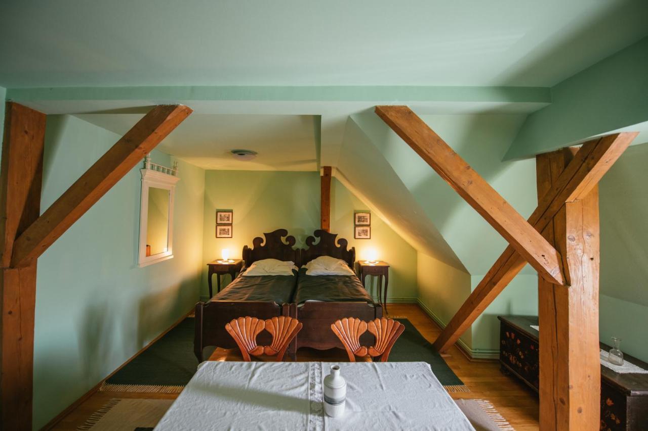 Voeroes Guest House Tîrgu Secuiesc Zewnętrze zdjęcie